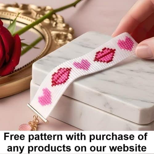 Hearts & Kisses Bracelet - Free Pattern
